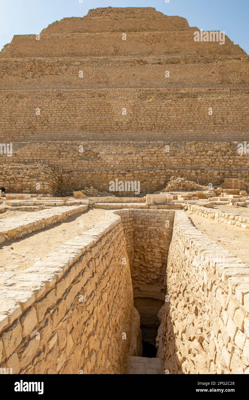 Entrée du tombeau à la Pyramide de Djoser, Sakkara, Égypte Banque D'Images