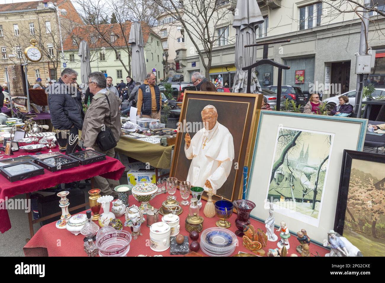 Marché aux puces le dimanche à Zagreb, Croaia Banque D'Images
