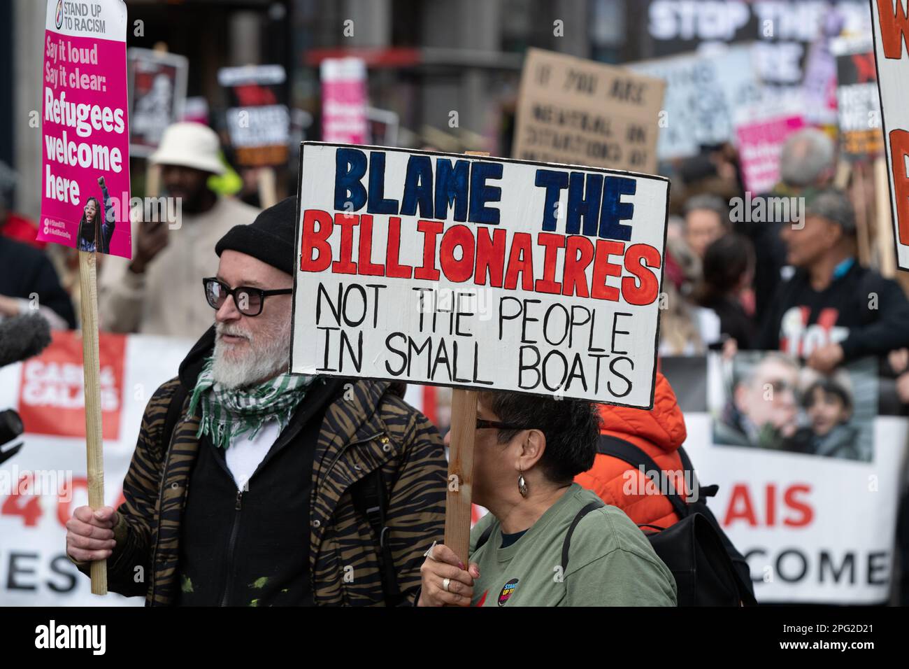 mars annuel marquant la Journée des Nations Unies contre le racisme, du siège de la BBC à Portland place à un rassemblement à Whitehall. Banque D'Images