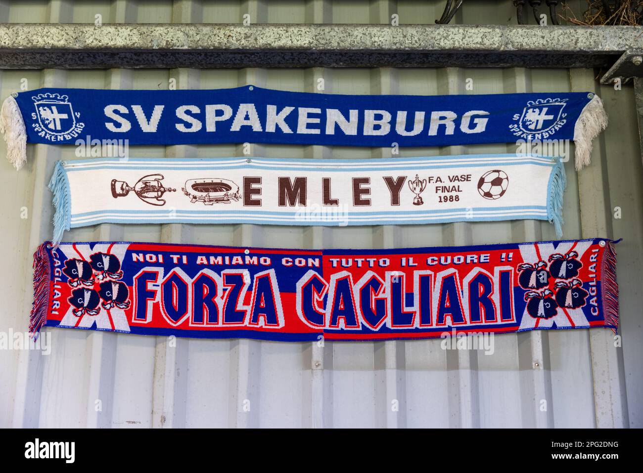 Écharpe Supporter Wolfsburg – Rare, Vert Et Blanc, Taille Unique, état Excellent