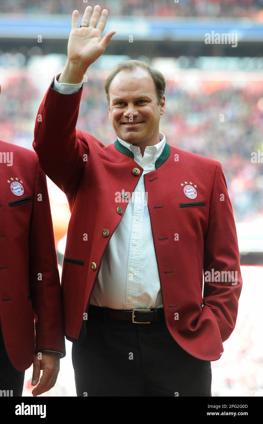 ARCHIVE PHOTO: Christian NERLINGER a 50 ans sur 21 mars 2023, Christian NERLINGER (ancien joueur de Bayern), en vêtements civils, en veste traditionnelle, vagues, geste, Image unique, rognée motif individuel, demi-figure, demi-figure football 1st Bundesliga, 34th allumettes, FC Bayern Munich (M)-Hanovre 96 (H) 3-1, Champion d'Allemagne, Championnat d'Allemagne, sur 14 mai 2016 à Munich/ Allemagne.ALLIANZARE NA, ? Banque D'Images