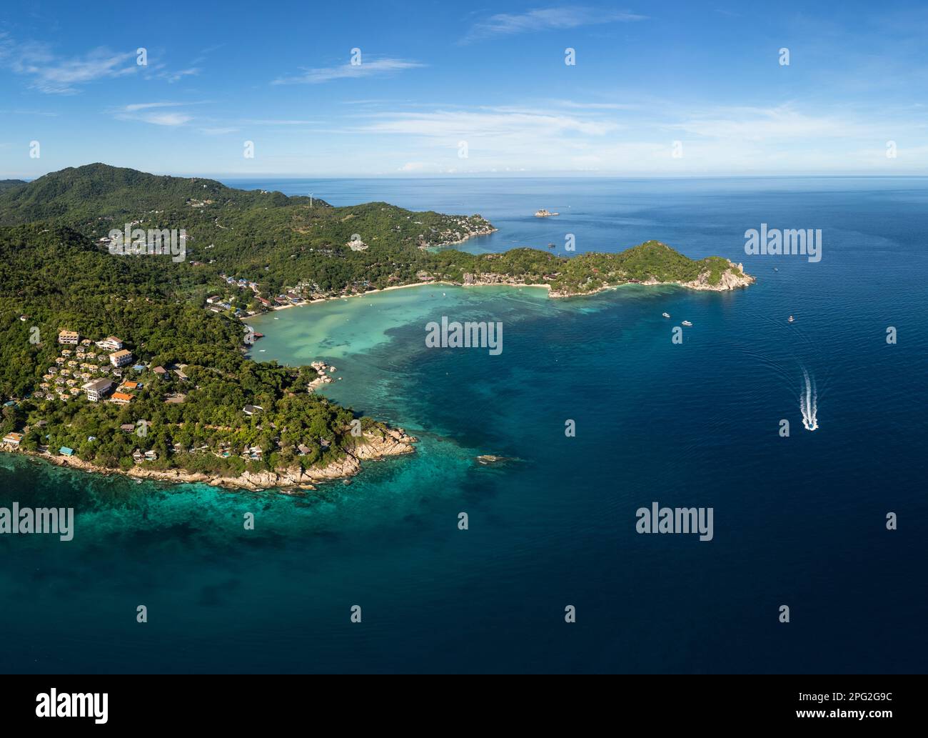 Ko Tao, Thaïlande: Vue aérienne de l'île de Ko Tao dans le golfe de Thaïlande en Asie du Sud-est. L'île est une destination de plongée célèbre. Banque D'Images