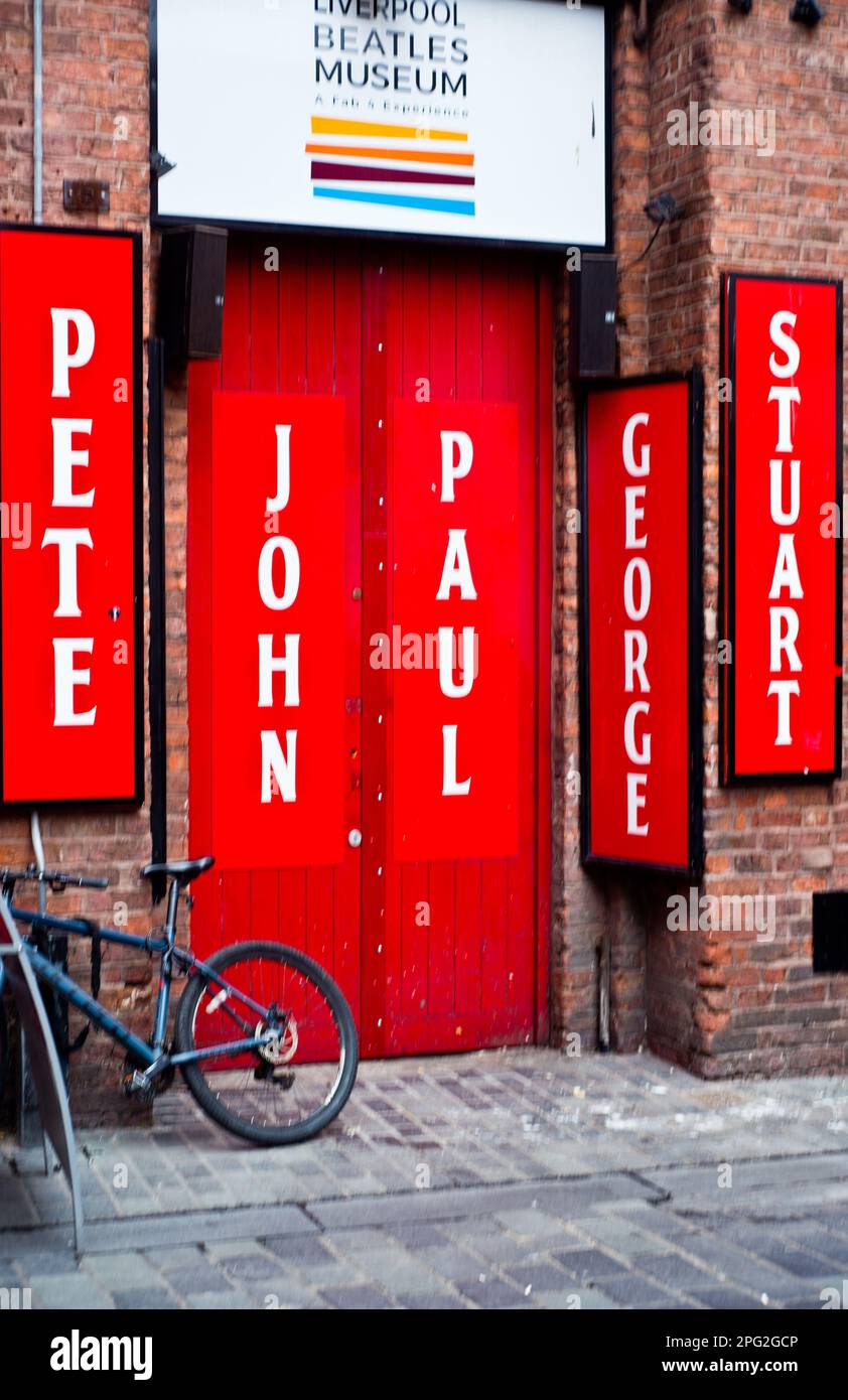 Beatles Museum, Mathew Street, Liverpool, Angleterre, les noms de Pete Best, John Lennon, Paul McCartney, George Harrison, Stuart Sutcliffe Banque D'Images