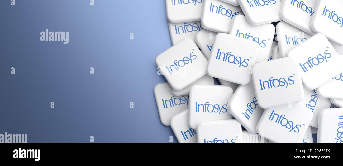 Logos de la société indienne de conseil et de technologie de l'information Infosys technologies sur un tas sur une table. Copier l'espace. Format de bannière Web. Banque D'Images