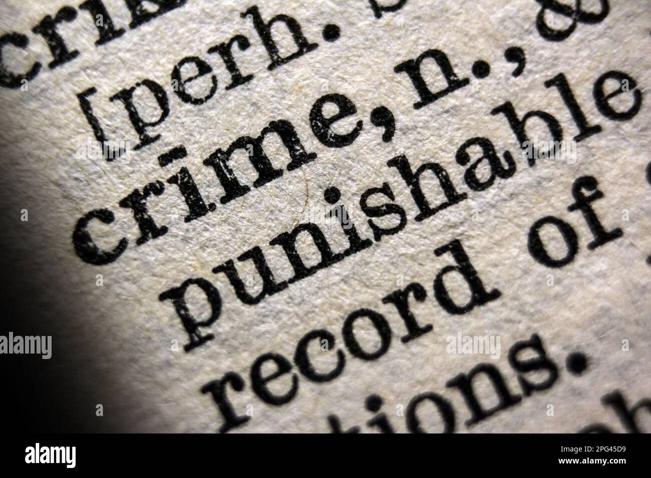 Définition du crime de mot sur la page du dictionnaire, gros plan Banque D'Images