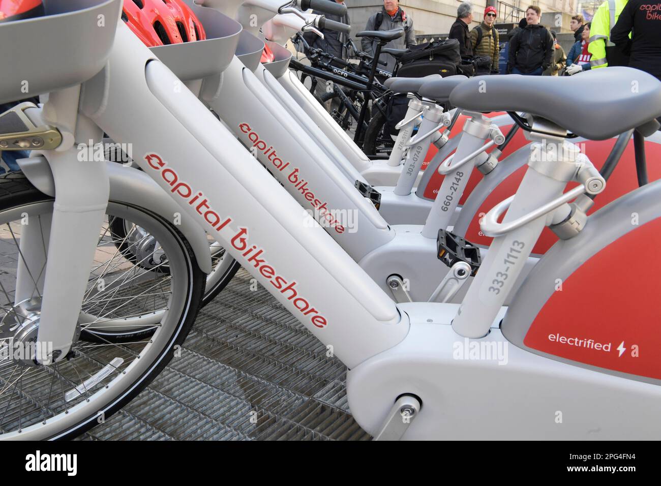 Washington, États-Unis. 20th mars 2023. E-Bikes à la capitale sur 9th et G St lors d'une conférence de presse aujourd'hui sur 20 mars 2022 au 9th rue à Washington DC, Etats-Unis. (Photo de Lénine Nolly/Sipa USA) Credit: SIPA USA/Alay Live News Banque D'Images