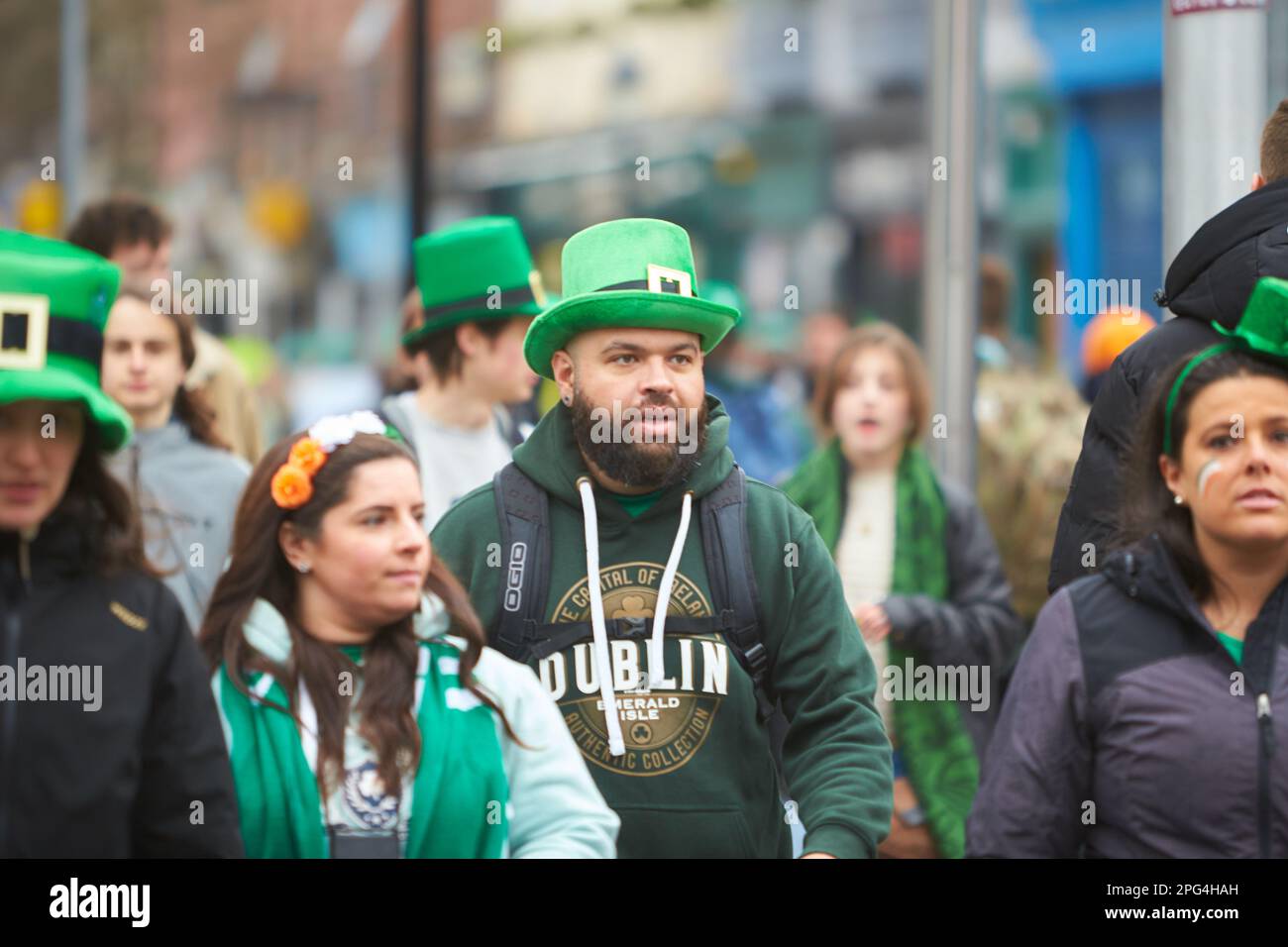 Dublin, Irlande - 03.17.2023 : la St. Patrick's Day Parade dans les rues du centre-ville de Dublin. Banque D'Images