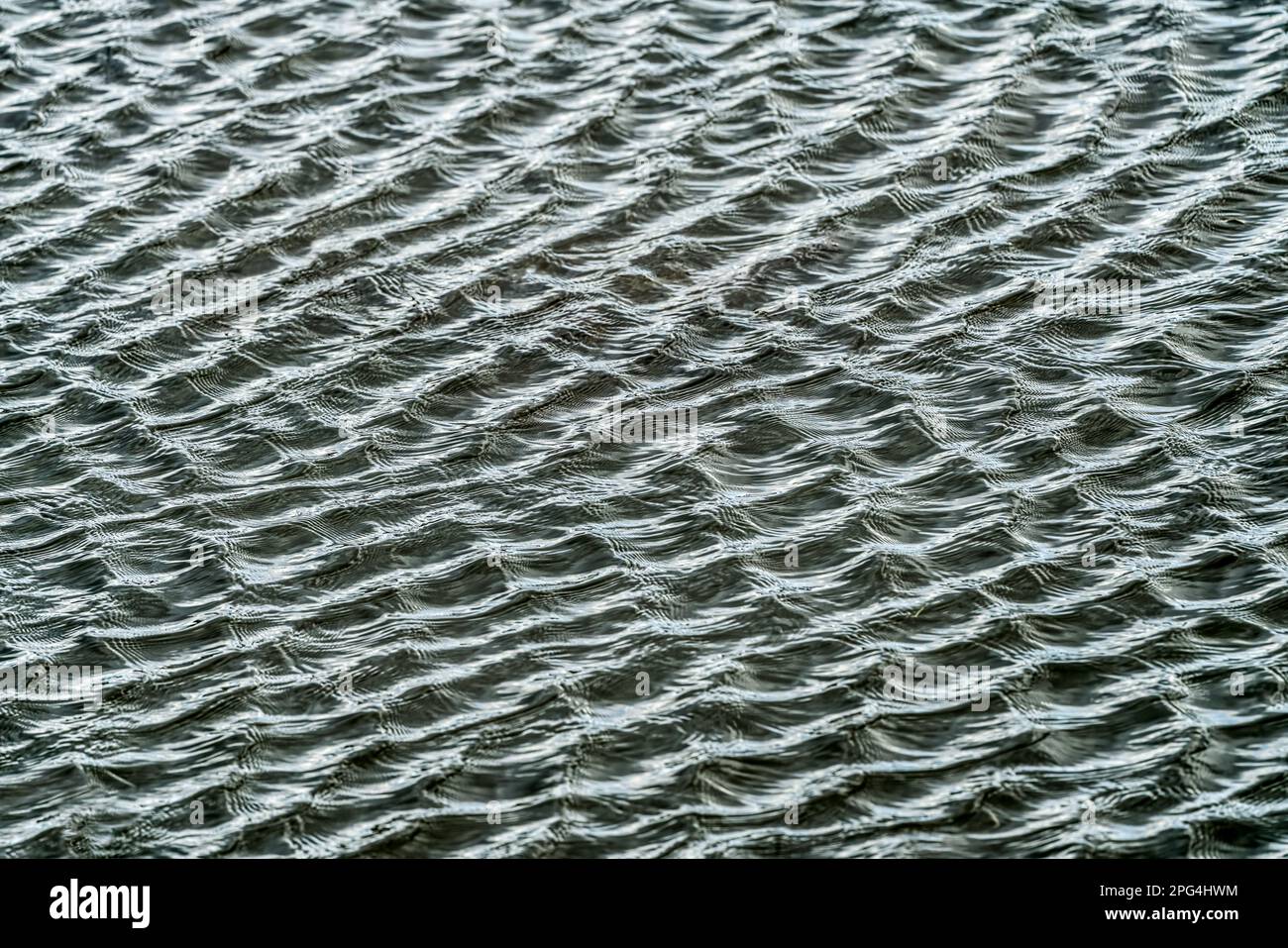 Vagues sur la rivière Weser, Wesertal, Weserbergland; Allemagne Banque D'Images