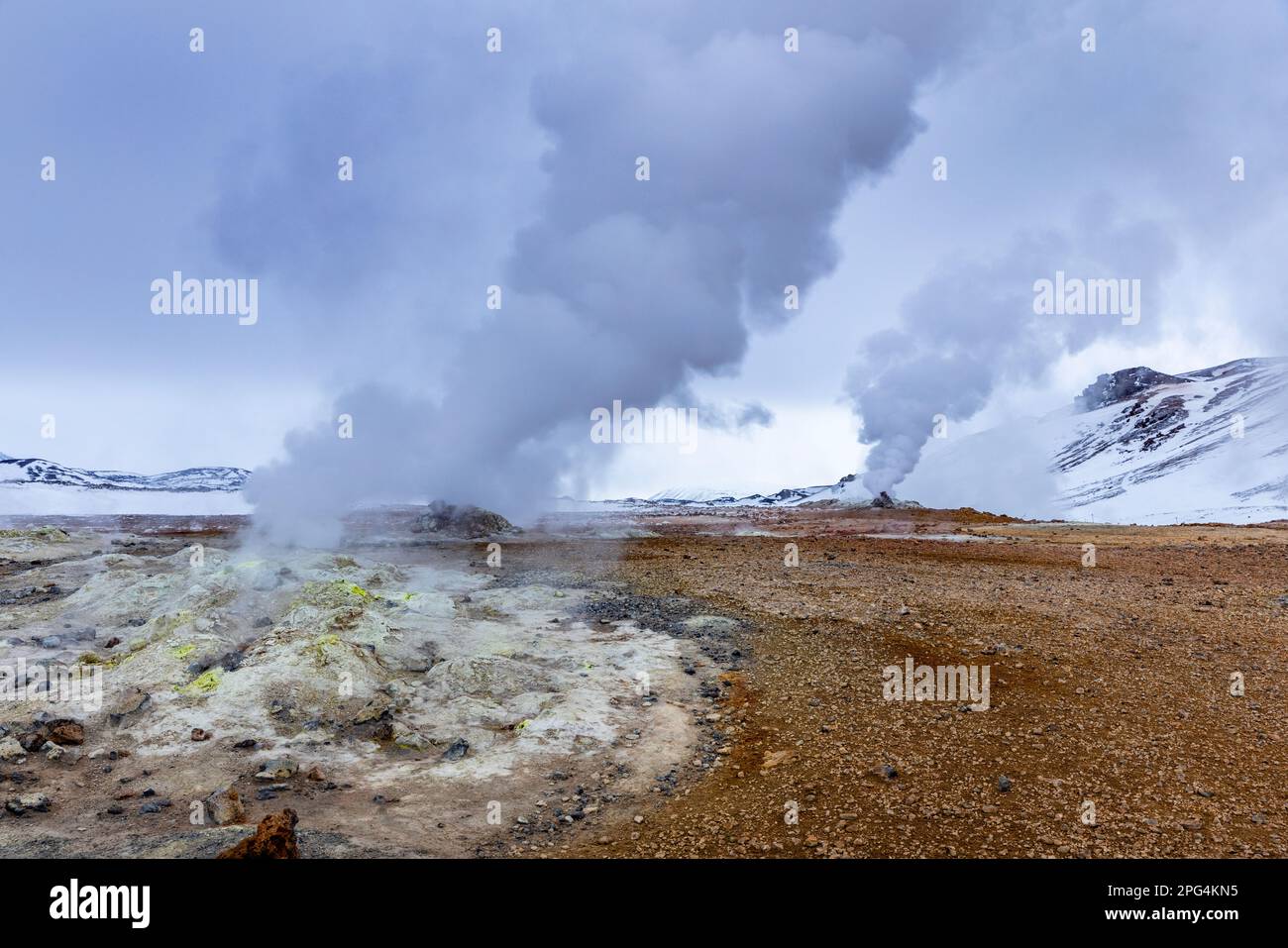 Zone géothermique d'Hverir au pied de la montagne de Namafjall, Islande Banque D'Images