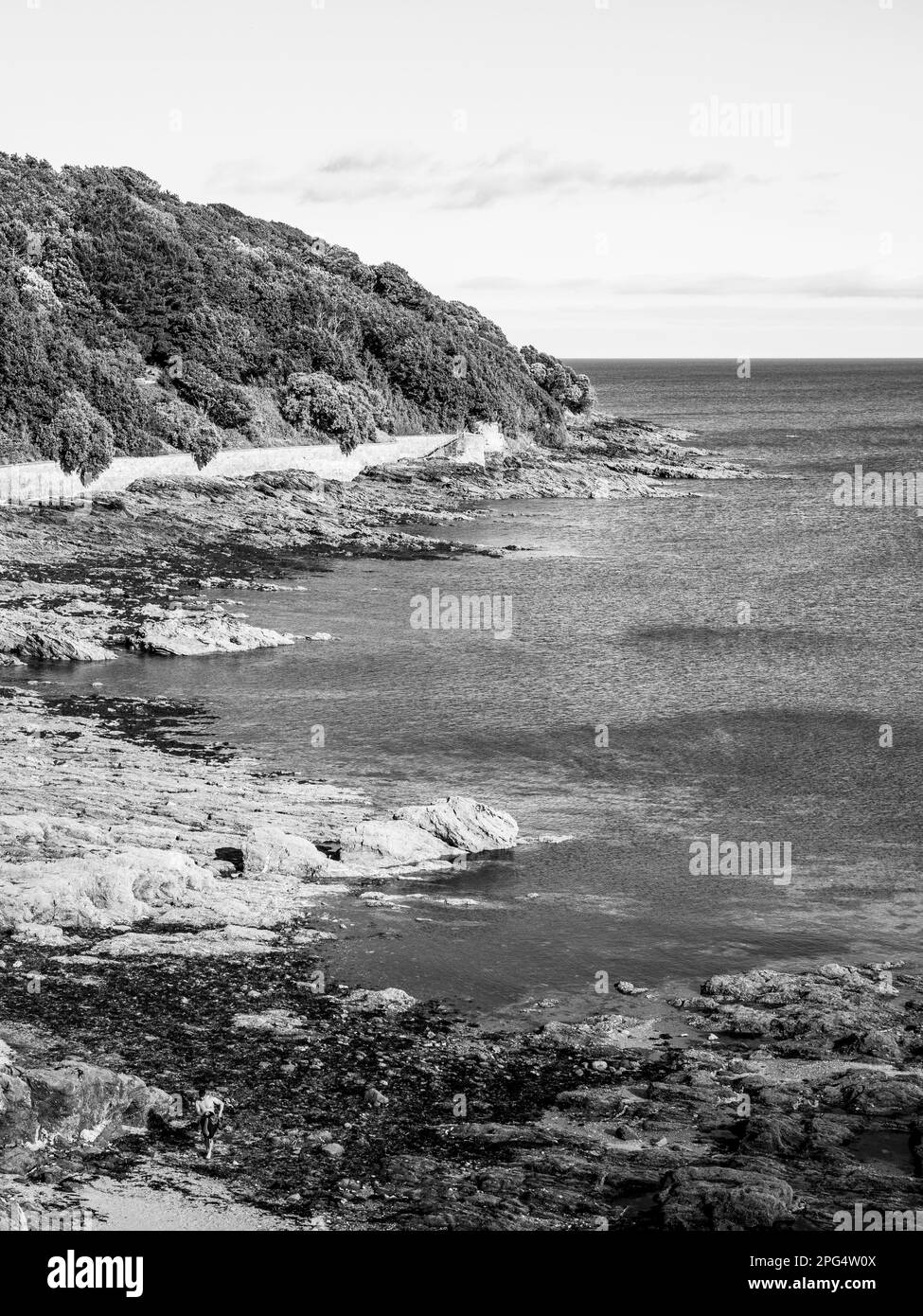 Paysage noir et blanc, Castle Beach, Falmouth, Cornouailles, Angleterre, ROYAUME-UNI, GB. Banque D'Images