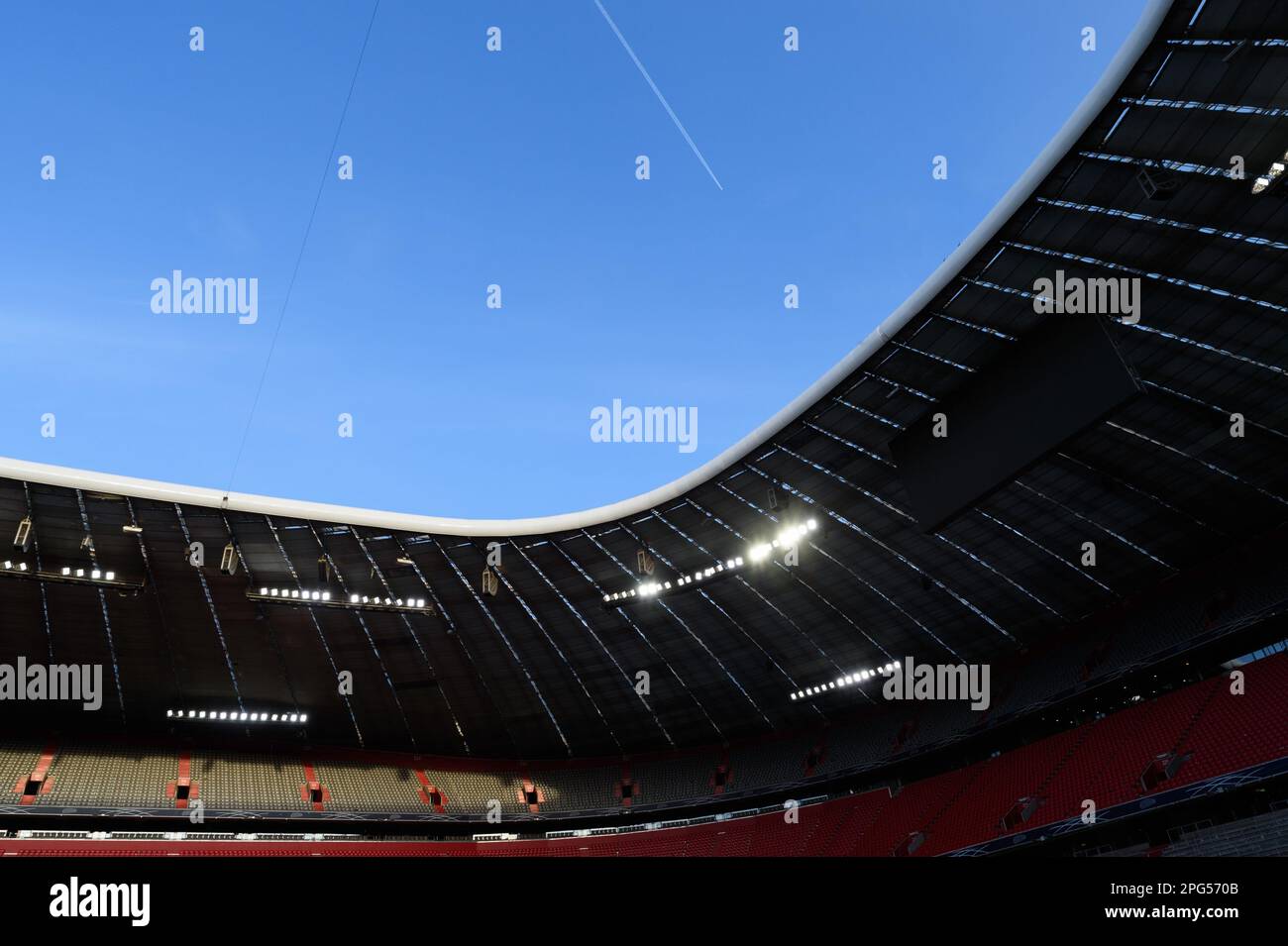 Munich, Allemagne, mars 20th 2023 : vue générale sur le toit de l'Allinaz Arena pendant l'entraînement MD-1 de la Ligue des champions de l'UEFA avant Arsenal à Allianz Arena, München. (Sven Beyrich/SPP) Banque D'Images