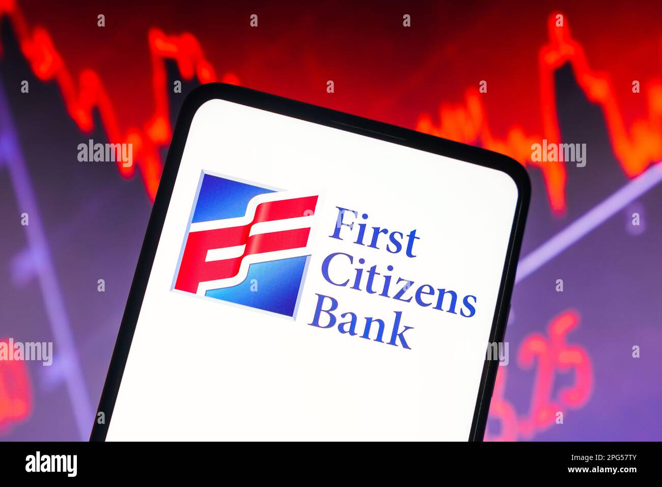 Dans cette illustration, le logo First Citizens Bank est affiché sur un smartphone. Banque D'Images
