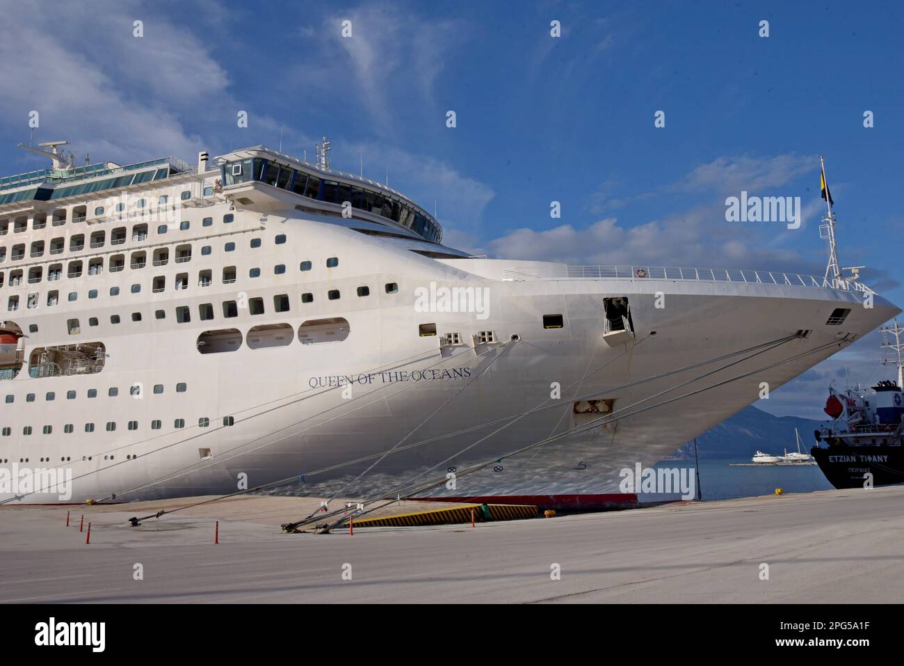 Le bateau de croisière Queen of the Oceans appartient à la famille Iliopoulos, propriétaires de Seajets ferry co Situé dans le port de Patras, Grèce Banque D'Images
