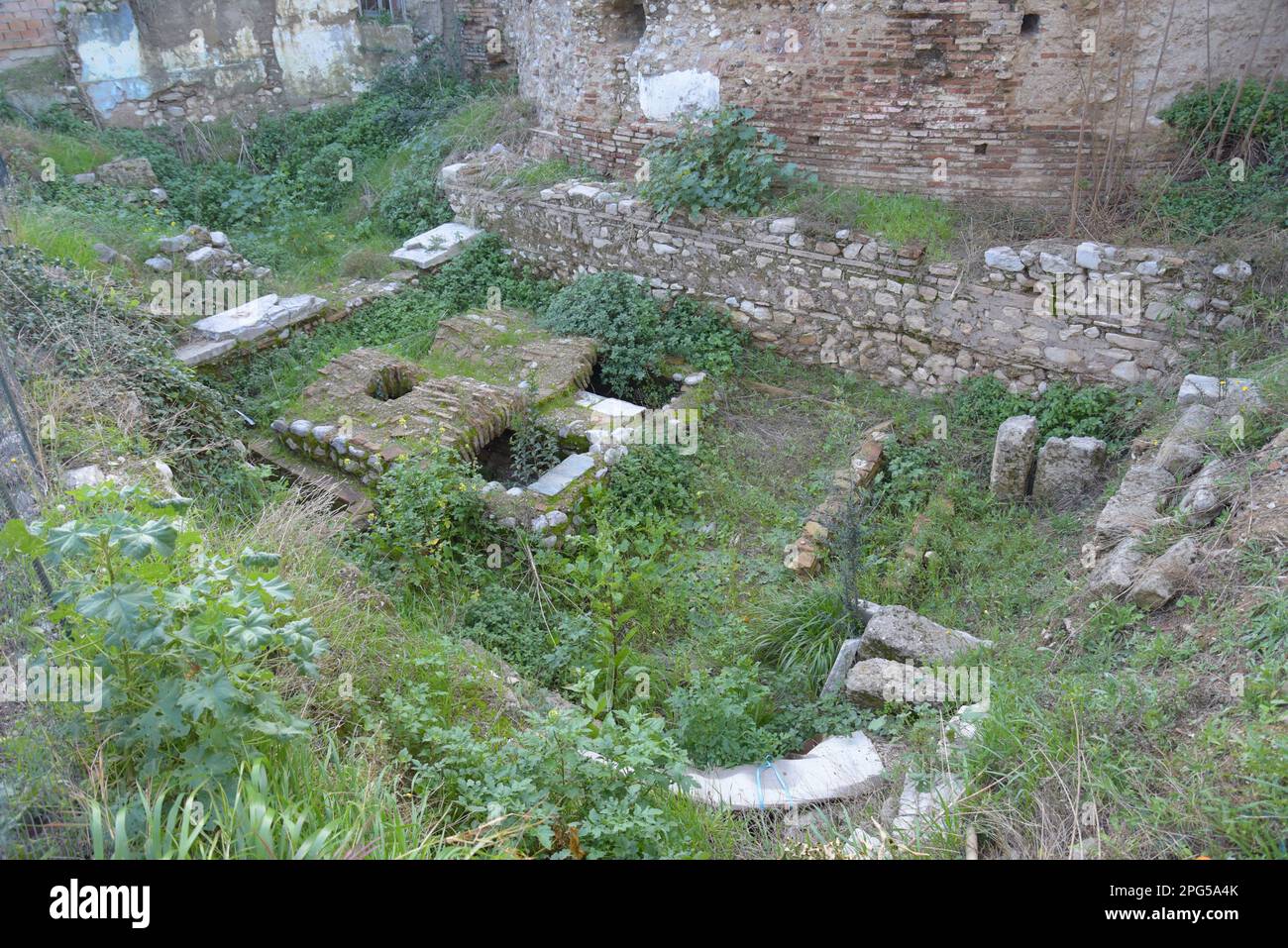 Les ruines du temple romain de Mithraeum, route de Lontou, Patras, Grèce Banque D'Images