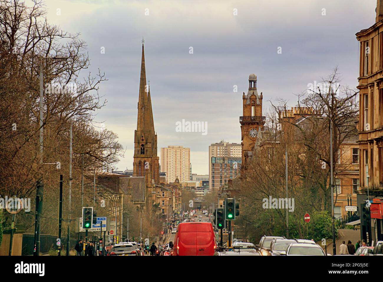 Glasgow Street Great Western Road depuis les jardins botaniques la perspective de partie à la mode Banque D'Images