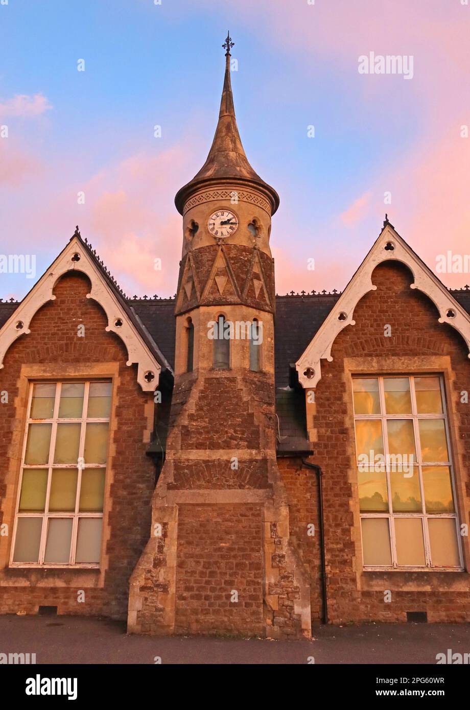 Ancienne tour de l'horloge 1872 à l'école britannique Godalming, Bridge Road, Godalming, Waverley, Surrey, ANGLETERRE, ROYAUME-UNI, GU7 3DU Banque D'Images