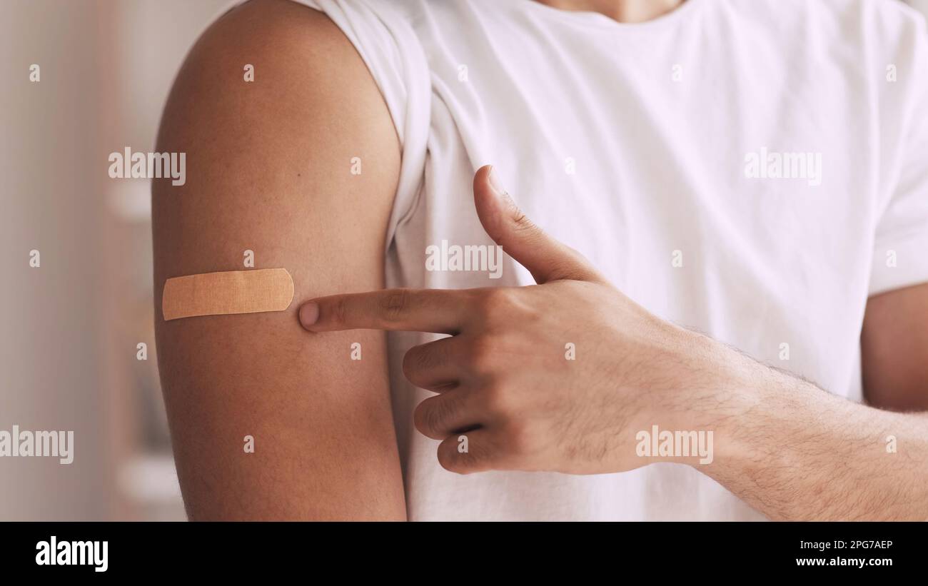 Vaccin contre la grippe vaccin inoculation bandage épaule Banque D'Images
