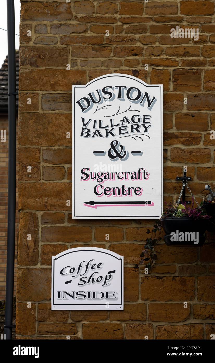 Panneau Duston Village Bakery, Duston, Northamptonshire, Angleterre, Royaume-Uni Banque D'Images