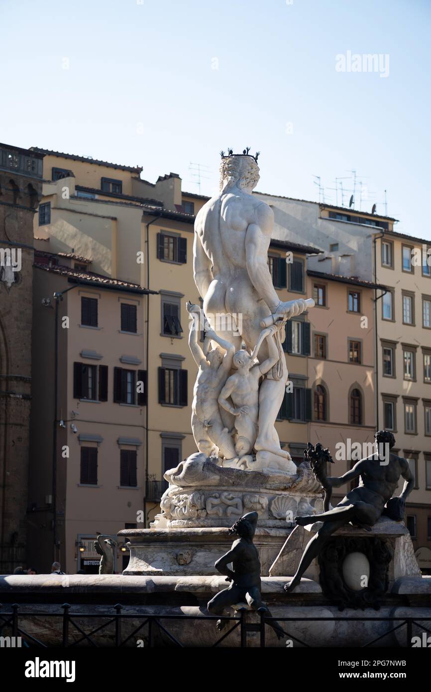 La fontaine de Neptune par l'artiste Bartolomeo Ammannati dans la Pizza della Signoria, près du Palazzo Vecchio, à Florence, en Italie Banque D'Images