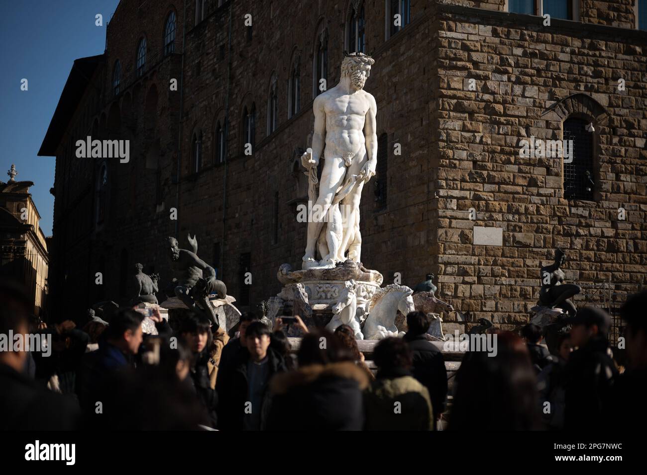 La fontaine de Neptune par l'artiste Bartolomeo Ammannati dans la Pizza della Signoria, près du Palazzo Vecchio, à Florence, en Italie Banque D'Images