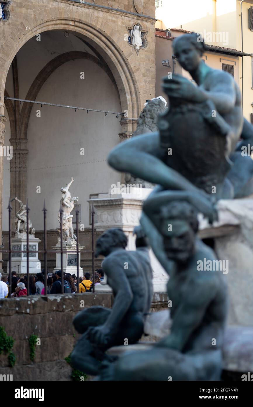 La fontaine de Neptune par l'artiste Bartolomeo Ammannati dans la Pizza della Signoria, près du Palazzo Vecchio, à Florence, en Italie Banque D'Images