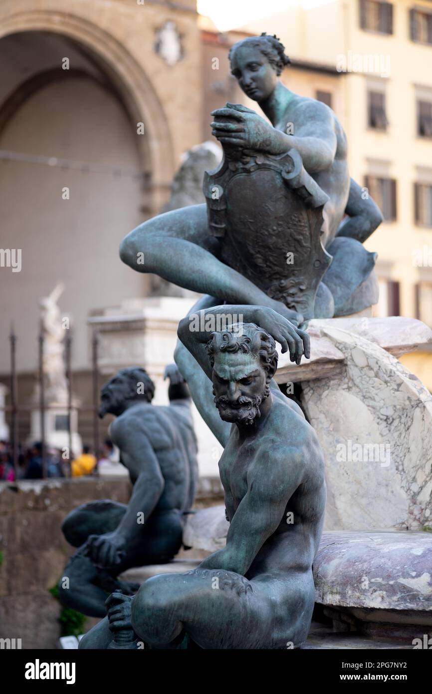 La fontaine de Neptune par l'artiste Bartolomeo Ammannati dans la Pizza della Signoria, près du Palazzo Vecchio, à Florence, en Italie Banque D'Images