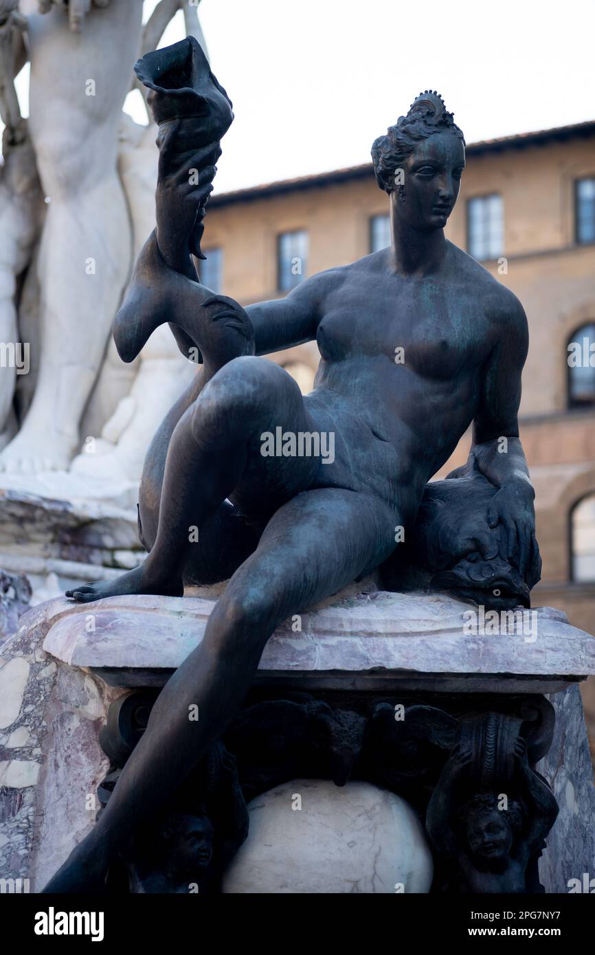 La fontaine de Neptune par l'artiste Bartolomeo Ammannati dans la Pizza della Signoria, près du Palazzo Vecchio, à Florence, en Italie Banque D'Images