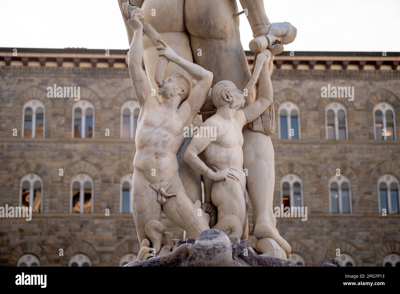 La fontaine de Neptune par l'artiste Bartolomeo Ammannati dans la Pizza della Signoria, près du Palazzo Vecchio, à Florence, en Italie Banque D'Images