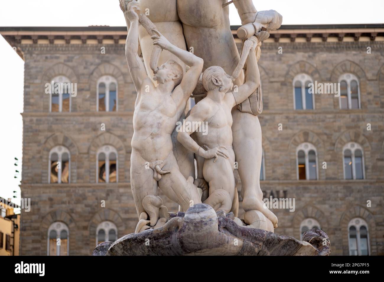 La fontaine de Neptune par l'artiste Bartolomeo Ammannati dans la Pizza della Signoria, près du Palazzo Vecchio, à Florence, en Italie Banque D'Images