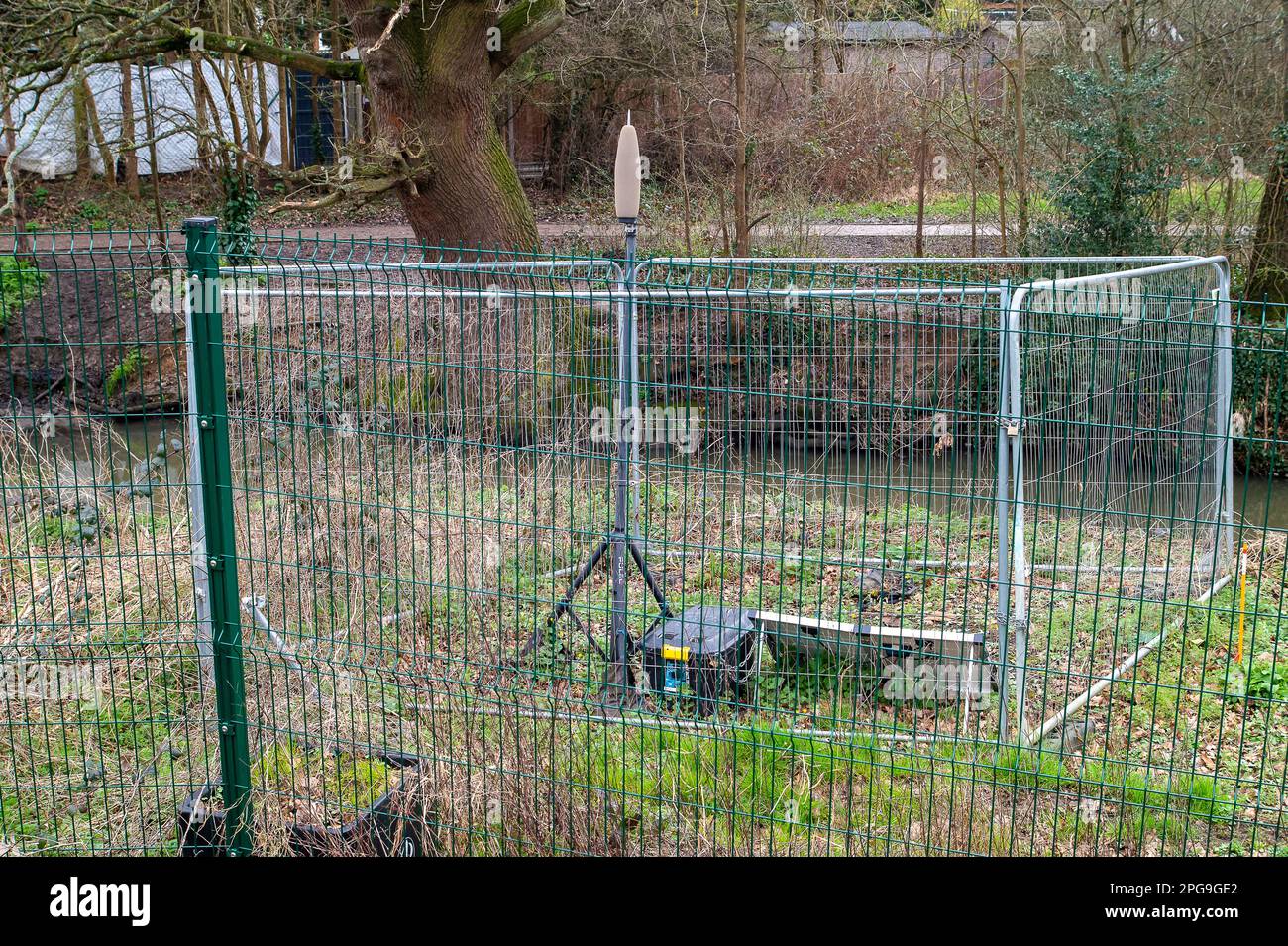 West Ruislip, Royaume-Uni. 21st mars 2023. HS2 équipement de surveillance près d'un ruisseau à West Ruislip où HS2 effectuent des travaux de construction pour le projet de train à grande vitesse. Crédit : Maureen McLean/Alay Live News Banque D'Images