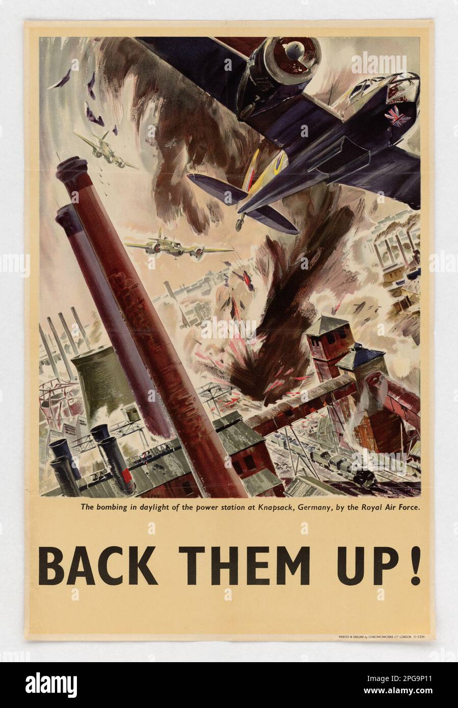L'attentat à la lumière du jour de la centrale électrique à Knapsack, en Allemagne, par la Royal Air Force - Back Sem Up!. Pays: Angleterre artiste: James Gardner imprimé par: Chromoworks, Ltd. 1942 - 1945. Bureau de gestion des urgences. Office of War information. Direction des opérations intérieures. Bureau des services spéciaux. 3/9/1943-9/15/1945. Affiches étrangères de la Seconde Guerre mondiale Banque D'Images