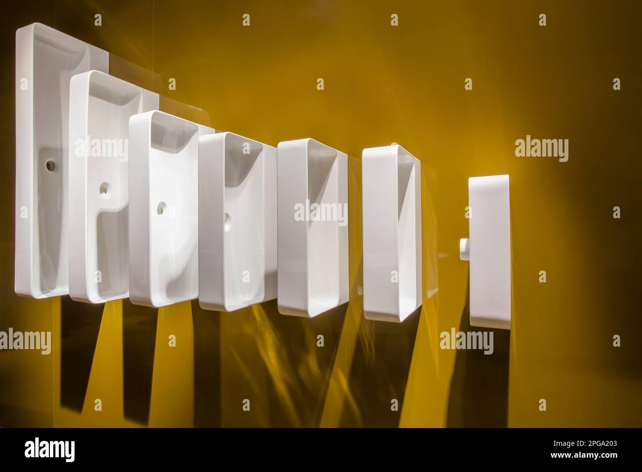 MILAN, ITALIE - 22 AVRIL 2018 : exposition 57th de Salone internationale del Mobile pendant la semaine de design de Milan. Parc des expositions de la société Fiera Rho Laufen Banque D'Images