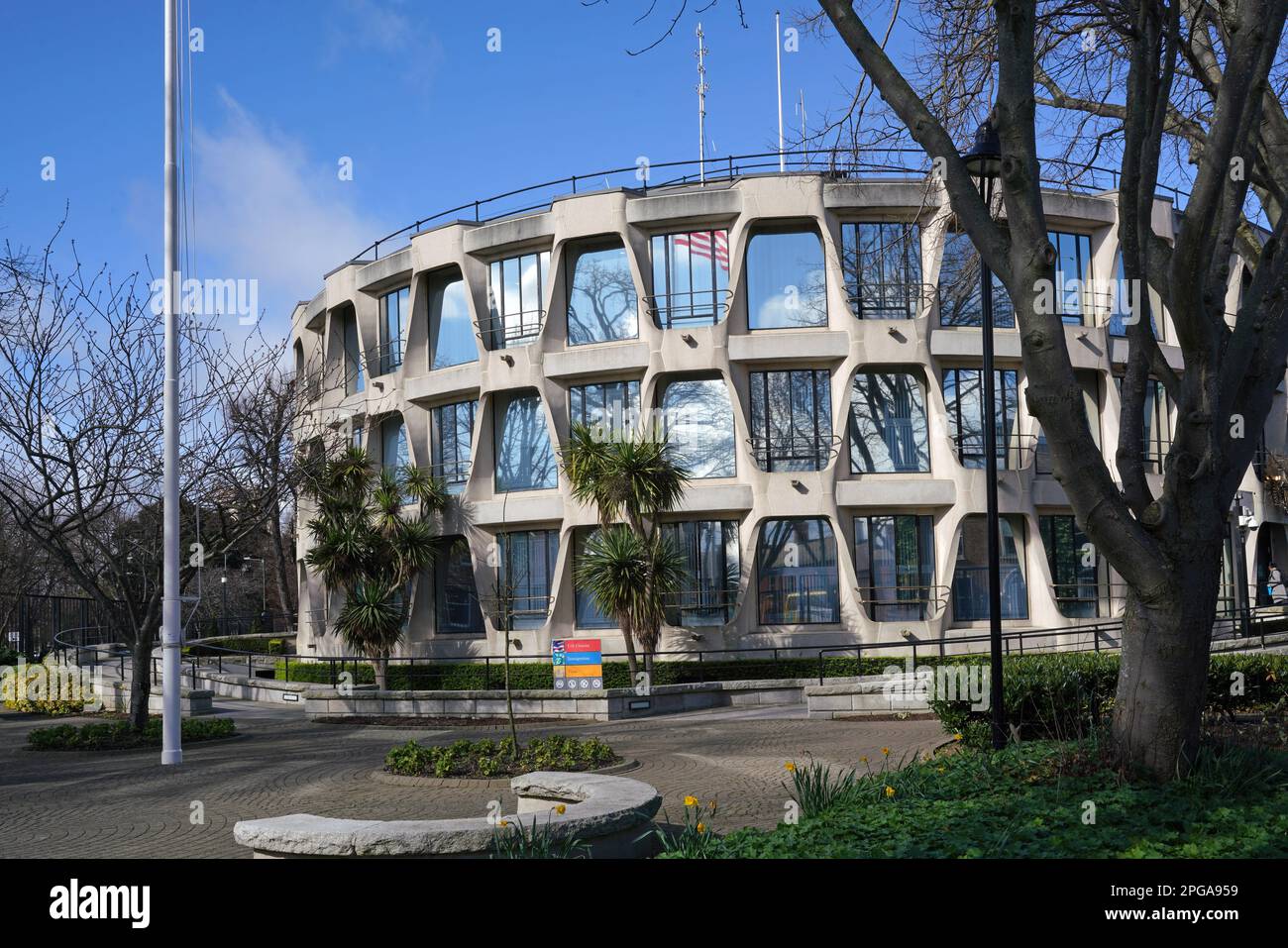 Ambassade des États-Unis à Dublin, un exemple unique d'architecture brutaliste Banque D'Images
