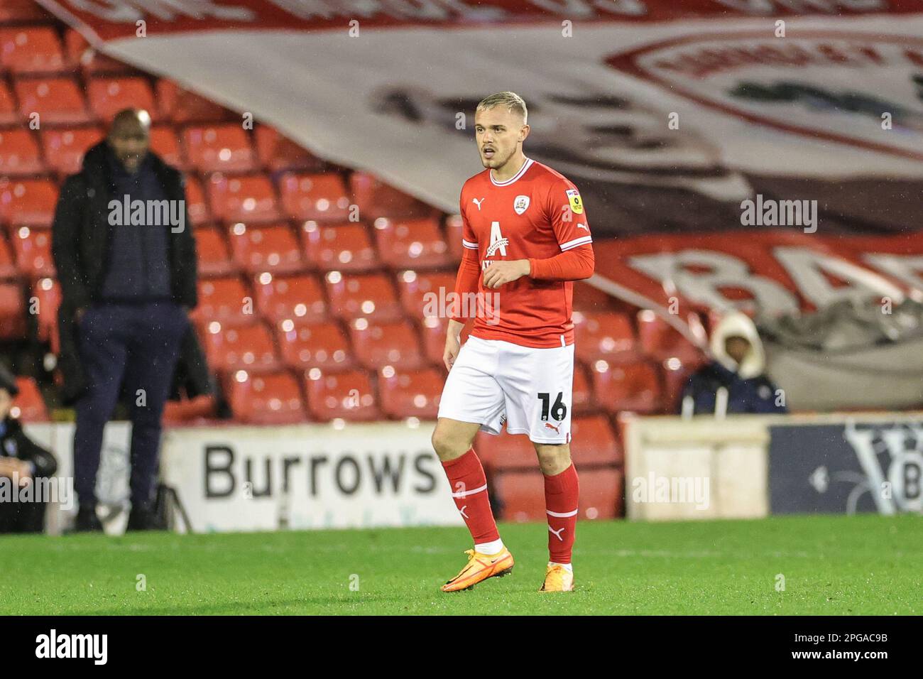 Luke Thomas #16 de Barnsley lors du match Sky Bet League 1 Barnsley vs Sheffield mercredi à Oakwell, Barnsley, Royaume-Uni, 21st mars 2023 (photo de Mark Cosgrove/News Images) Banque D'Images