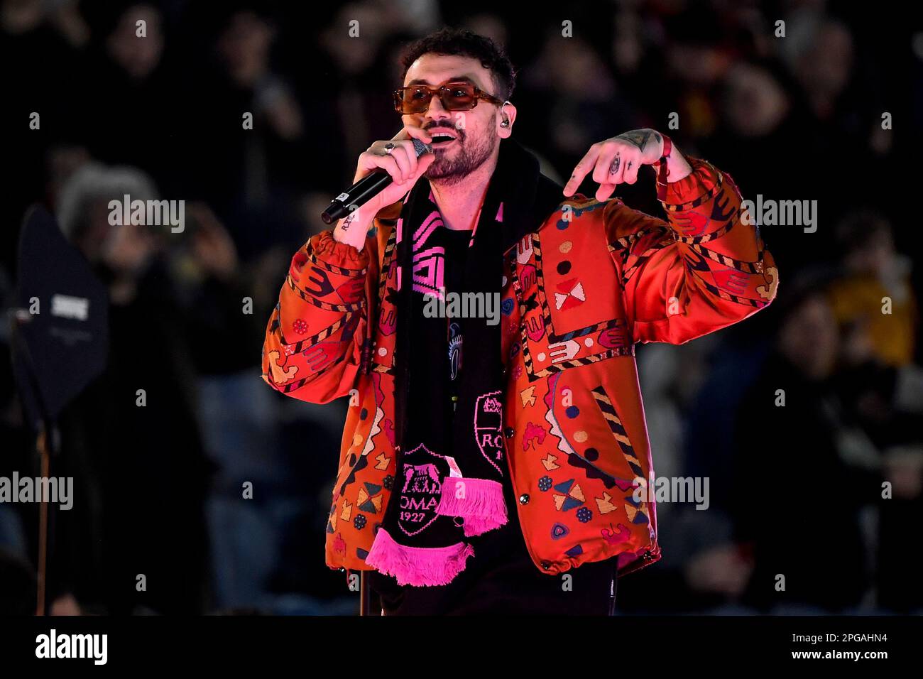 Rome, Italie. 21st mars 2023. La chanteuse italienne Carl Brave se produit lors du match de football féminin de la Ligue des champions de l'UEFA entre AS Roma et FCB Barcelone au stadio Olimpico à Rome (Italie), 21 mars 2022. Credit: Insidefoto di andrea staccioli/Alamy Live News Banque D'Images