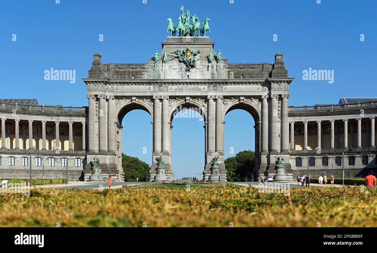 Arc de Triomphe dans le Parc du Cinquantenaire (Parc du Jubilé), Bruxelles, Brabant, Belgique Banque D'Images