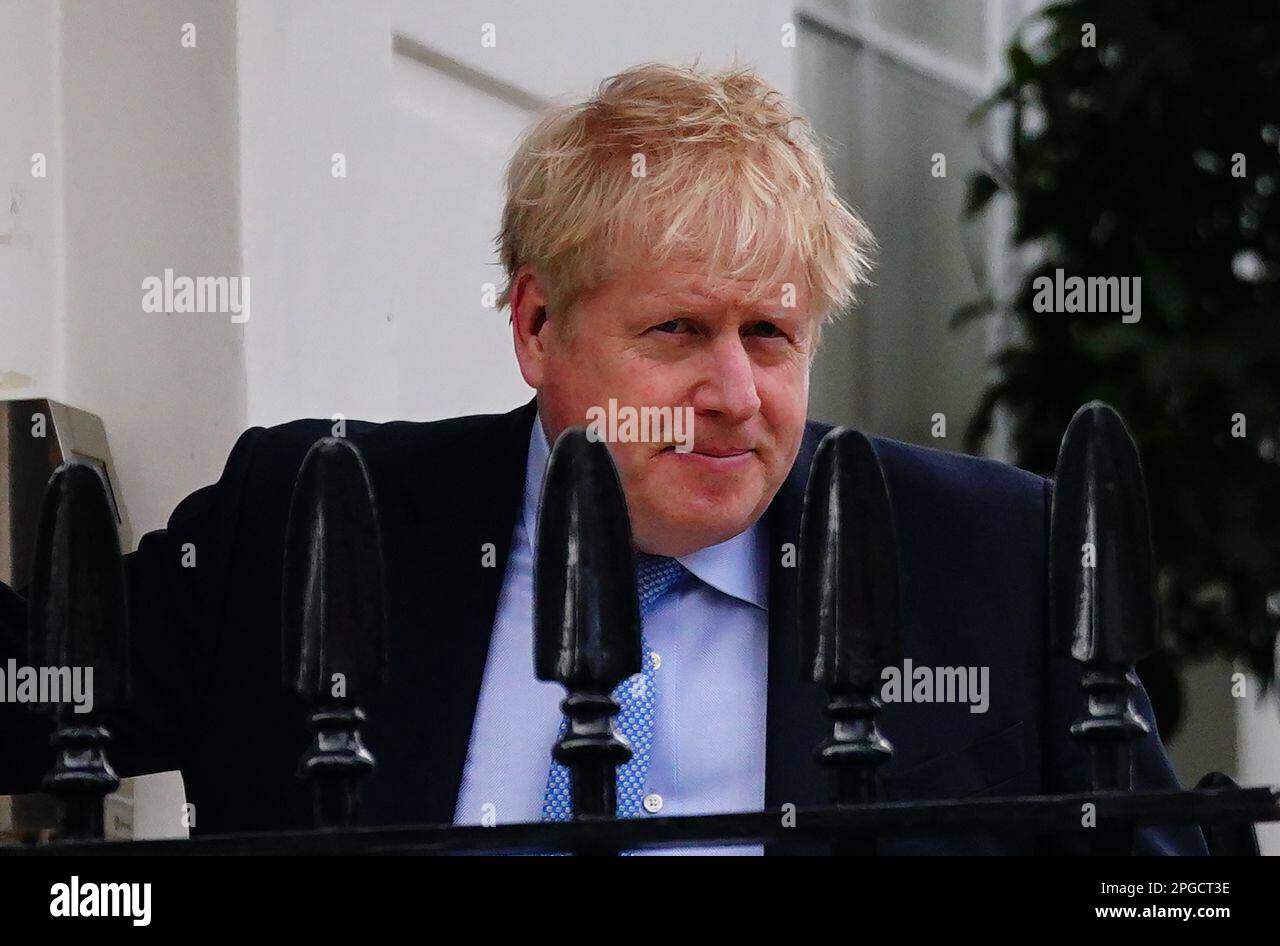 L'ancien Premier ministre Boris Johnson quitte son pays à Londres. M. Johnson déposera la preuve qu'il a sciemment induit le Parlement en erreur sur le partygate lors d'une audition du Comité des privilèges des communes à la Maison Portcullis, dans le centre de Londres. Date de la photo: Mercredi 22 mars 2023. Banque D'Images