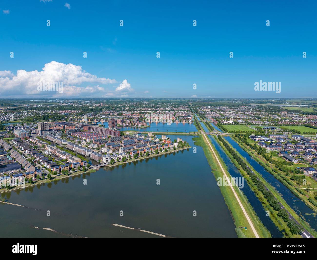 Vue aérienne avec le quartier de Stad van de Zon (ville du Soleil), Heerhugowaard, Hollande-Nord, pays-Bas, Europe Banque D'Images