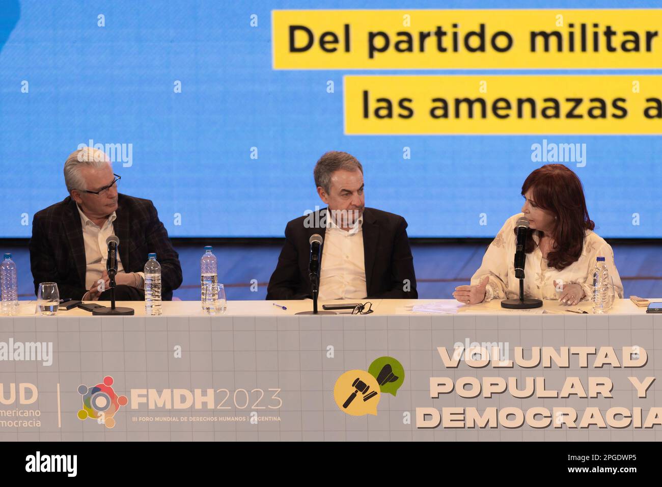 Buenos Aires, Argentine. 21st mars 2023. Le Grupo Puebla a tenu une réunion internationale pour soutenir Cristina Fernandez de Kirchner dans le cadre du 3rd. Forum mondial sur les droits de l'homme. (G-D) Baltasar Garzón juriste espagnol, José Luis Rodríguez Zapatero ancien président de l'Espagne et Cristina Fernández de Kirchner Vice-présidente actuelle de la Nation. (Photo par Esteban Osorio/Pacific Press) crédit: Pacific Press Media production Corp./Alay Live News Banque D'Images