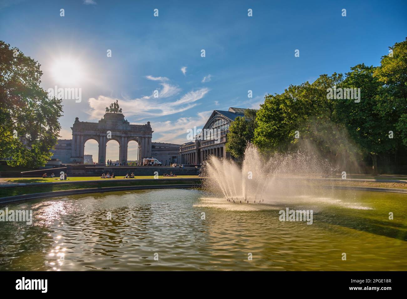 Bruxelles Belgique, vue sur la ville à l'Arcade du Cinquantenaire de Bruxelles (Arc de Triomphe) et la place de la Bouteille Banque D'Images