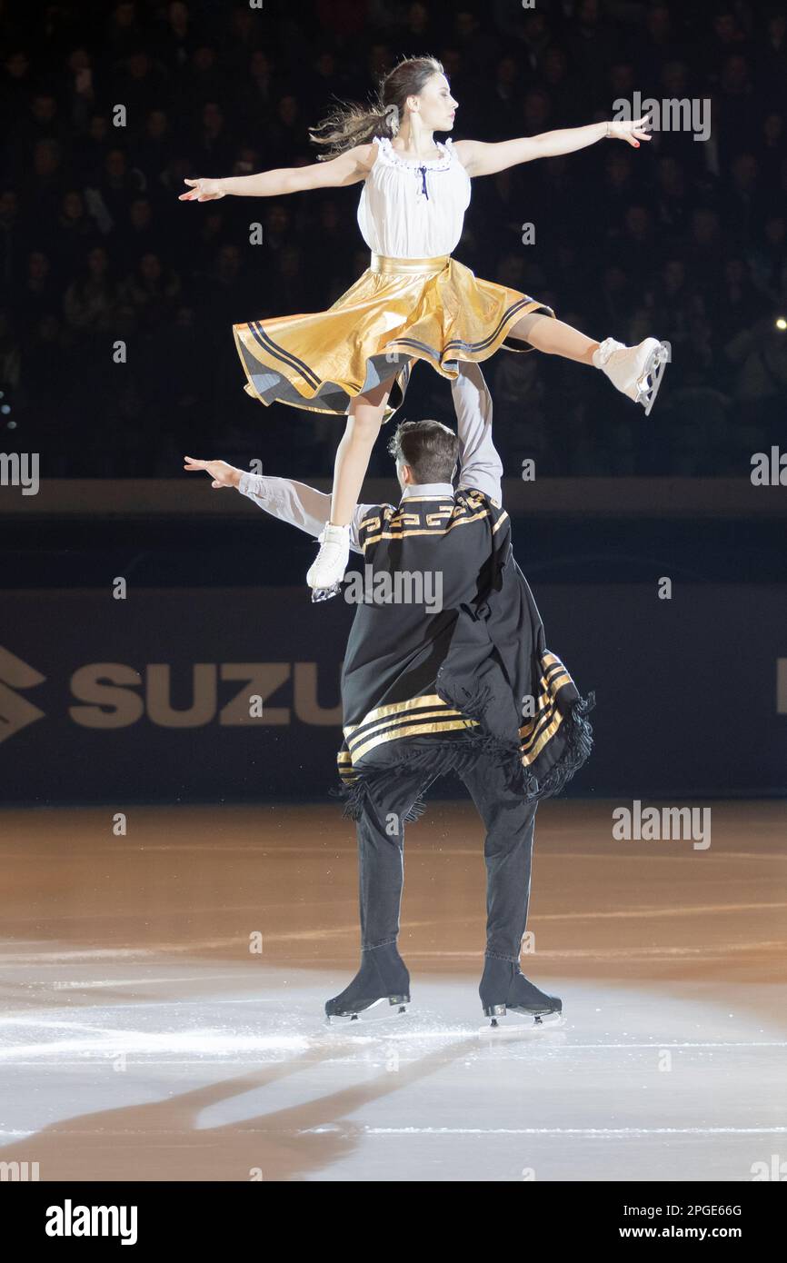 Lucrezia Beccati et Matteo Guarose patientent sur la note musicale du film per un pugno di dollari Banque D'Images