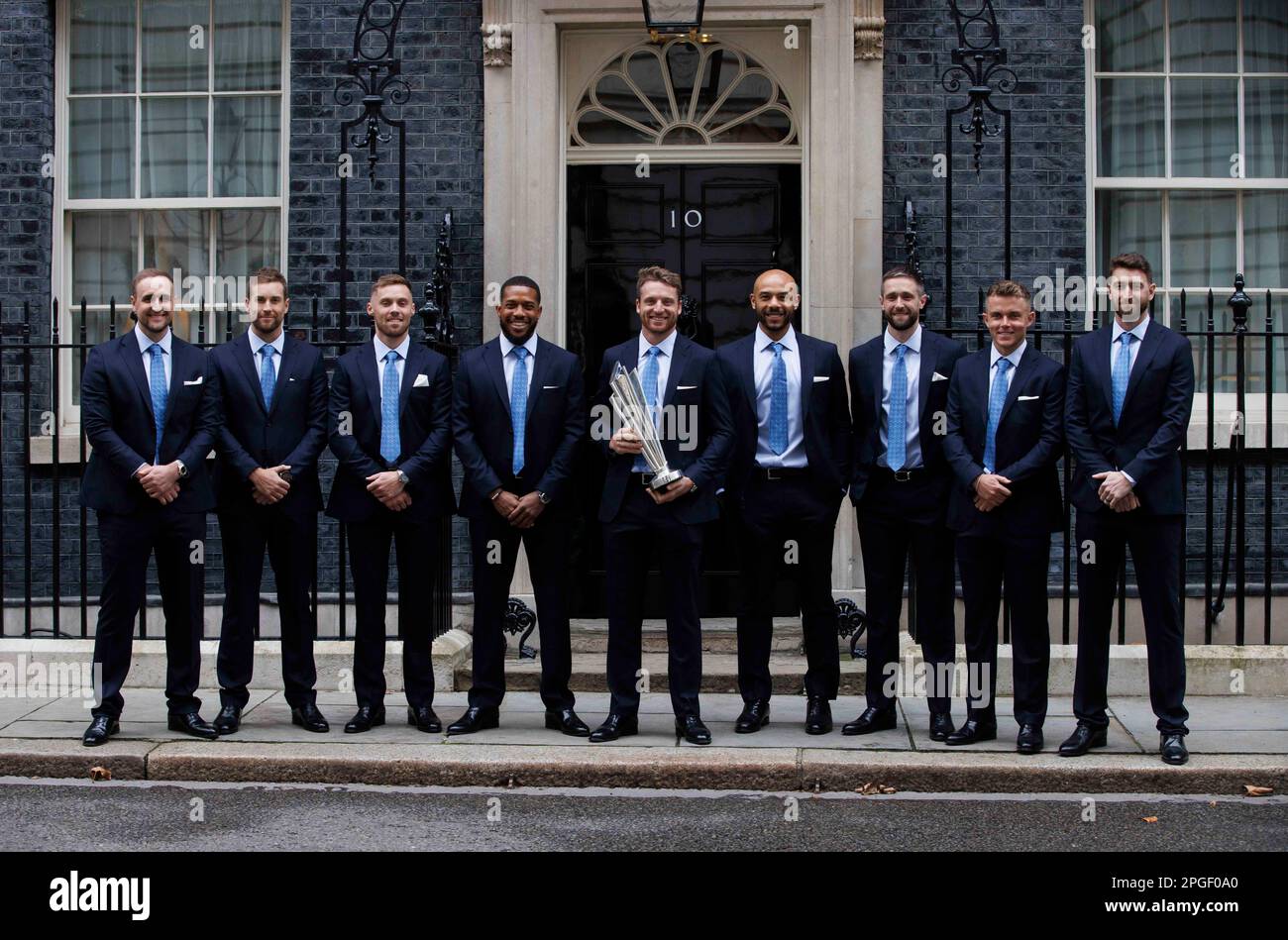 Londres, Royaume-Uni. 22nd mars 2023. Les membres de l'équipe de cricket de l'Angleterre visitent 10 Downing Street. Ils ont remporté la coupe du monde en 2019 mais, en raison de la pandémie, ils n'ont pas pu célébrer correctement. L'Angleterre a battu la Nouvelle-Zélande pour gagner la coupe du monde pour les hommes pour la première fois après que l'un des jeux de cricket les plus incroyables jamais joué ait été lié deux fois. Crédit : Mark Thomas/Alay Live News Banque D'Images