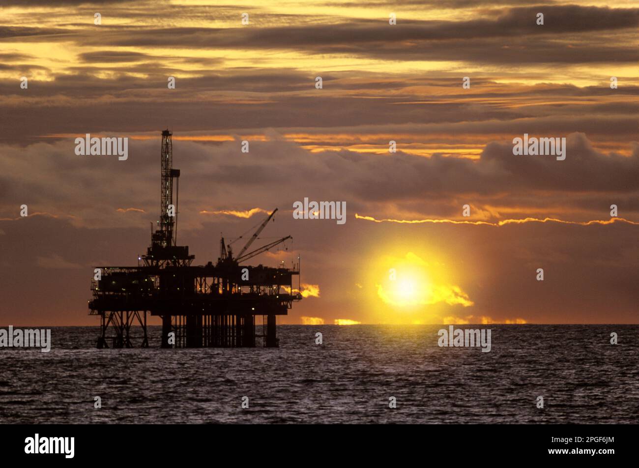 OFFSHORE oil drilling rig CALIFORNIA USA Banque D'Images