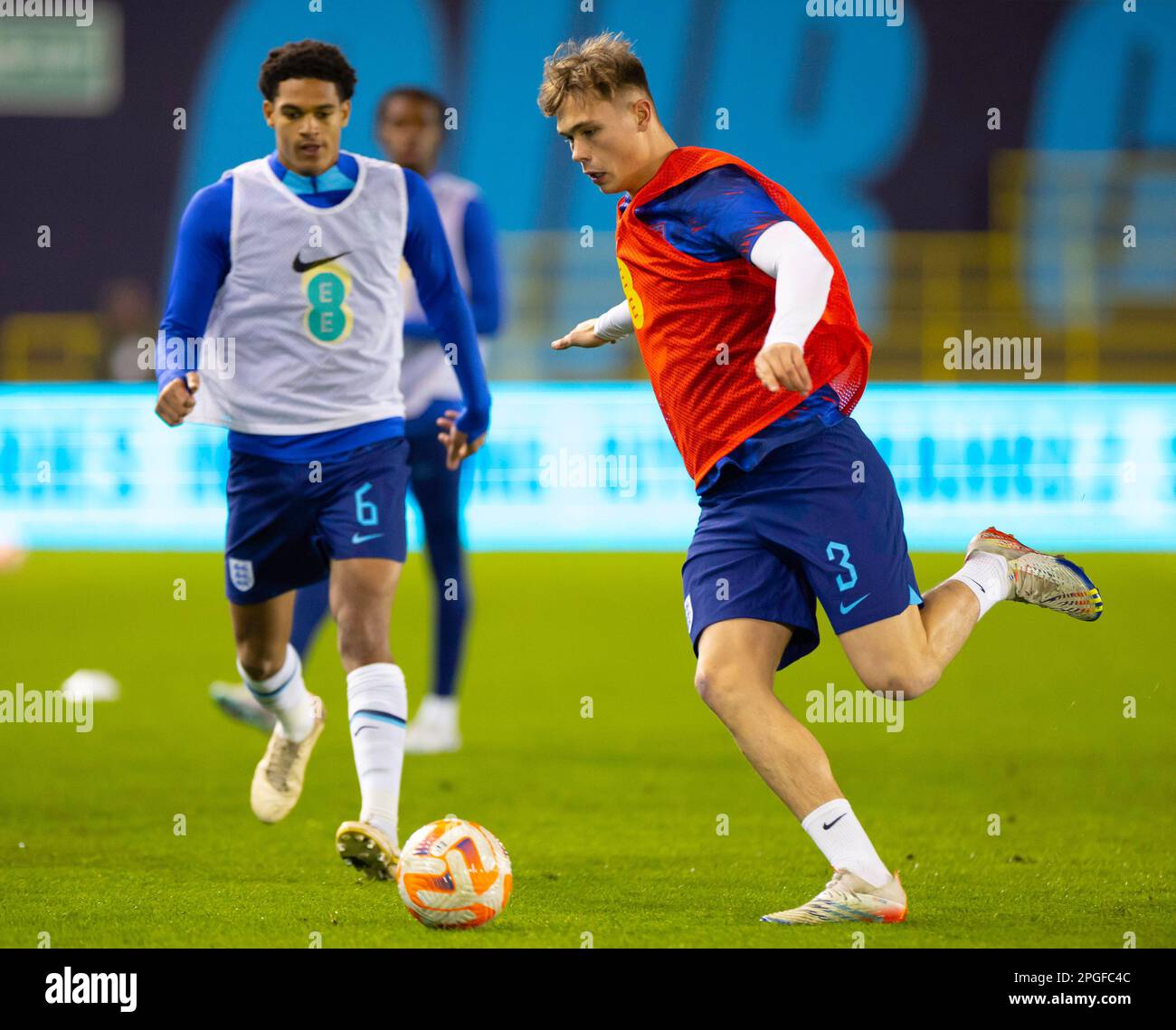 Manchester, Royaume-Uni. 22nd mars 2023. Manchester, Angleterre, 22 mars 2023 : les joueurs d'Angleterre s'échauffent avant le match international de football amical entre l'Angleterre et l'Allemagne au stade de la City football Academy de Manchester, en Angleterre. (James Whitehead/SPP) crédit: SPP Sport Press photo. /Alamy Live News Banque D'Images