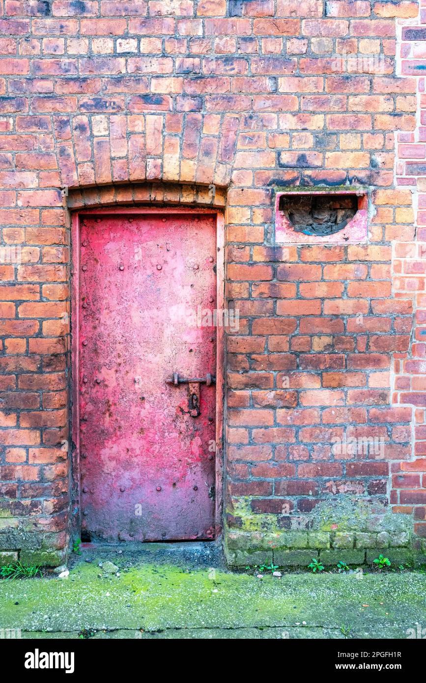 Portes en acier à l'entrepôt de Liverpool Banque D'Images