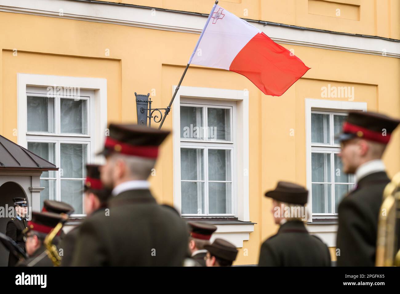 RIGA, LETTONIE. 22nd mars 2023. Accueil officiel de S.E. M. George Vella, Président de Malte, et Mme Miriam Vella. Château de Riga. Banque D'Images