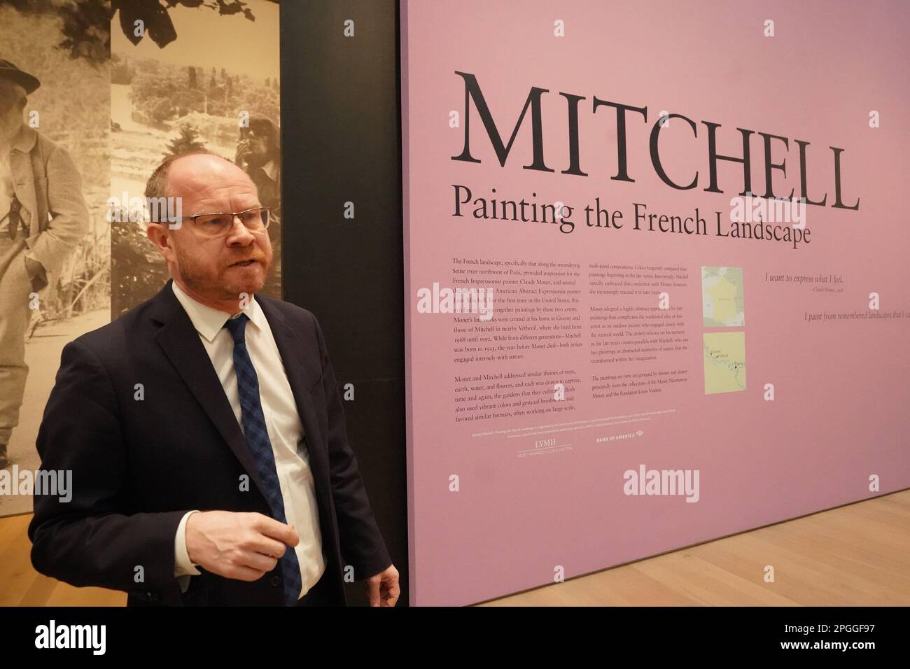 St. Louis, États-Unis. 22nd mars 2023. Simon Kelly, conservateur de l'art moderne et contemporain pour la St. Louis Art Museum, parle de l'exposition Monet/Mitchell, qui ouvrira la semaine prochaine, à Saint-Pierre Louis sur 22 mars 2023. L'exposition est la première d'un lieu américain qui examinera la relation entre deux maîtres de leur milieu : le peintre impressionniste français Claude Monet et l'expressionniste abstrait américain Joan Mitchell. Photo par Bill Greenblatt/UPI crédit: UPI/Alay Live News Banque D'Images
