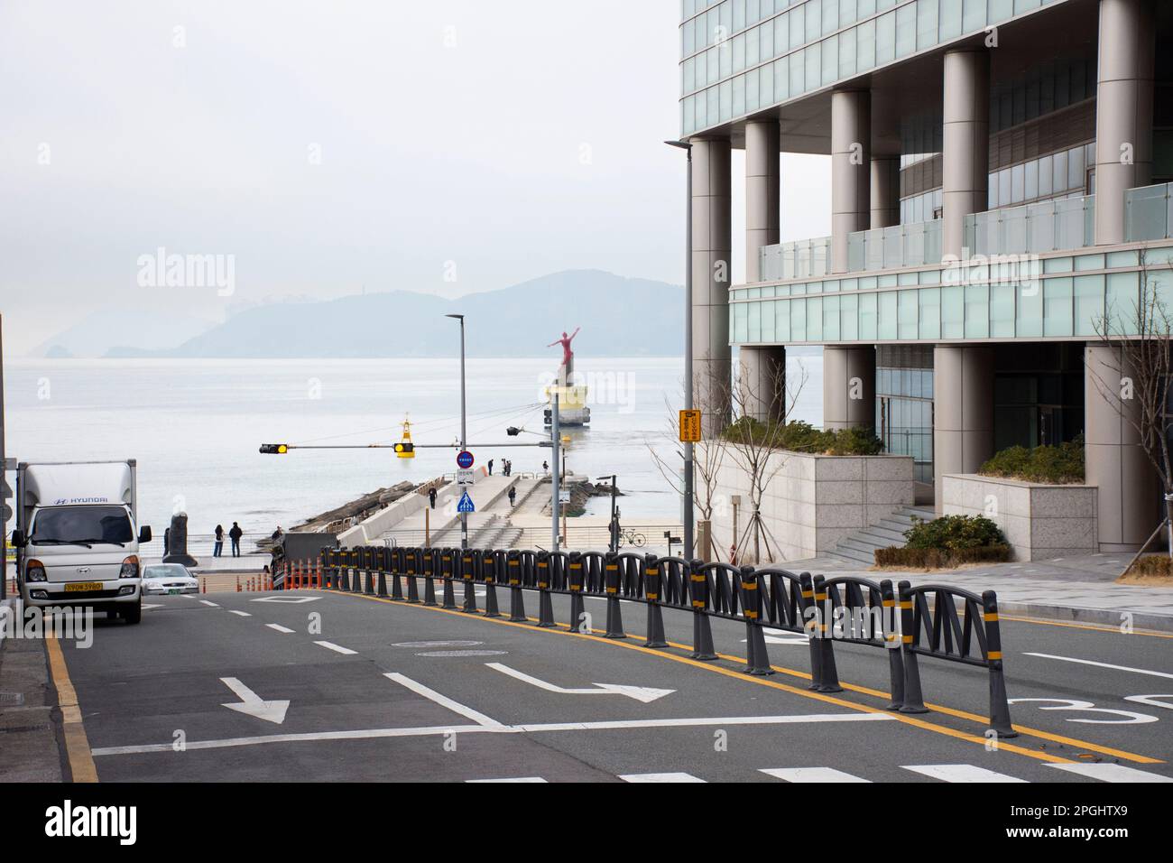 Bâtiment de paysage et statue d'art dans le paysage marin océan pour les Coréens et les voyageurs étrangers Voyage visite et repos détente prendre des photos à Haeundae Bea Banque D'Images