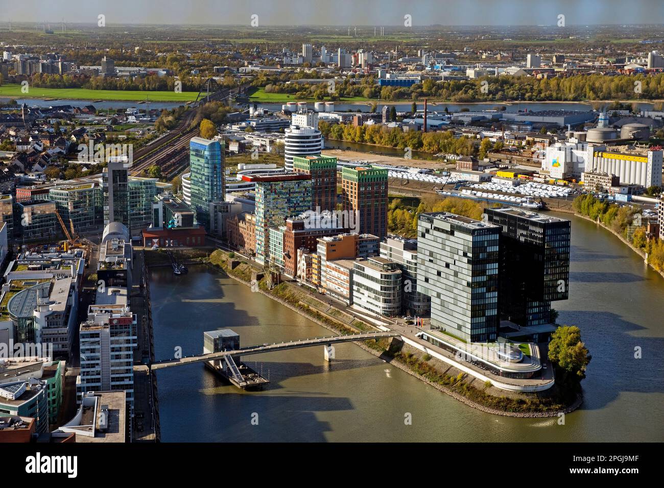 Vue sur le port des médias, Medienhafen Dusseldorf depuis la tour du Rhin, Allemagne, Rhénanie-du-Nord-Westphalie, Basse-Rhin, Düsseldorf Banque D'Images