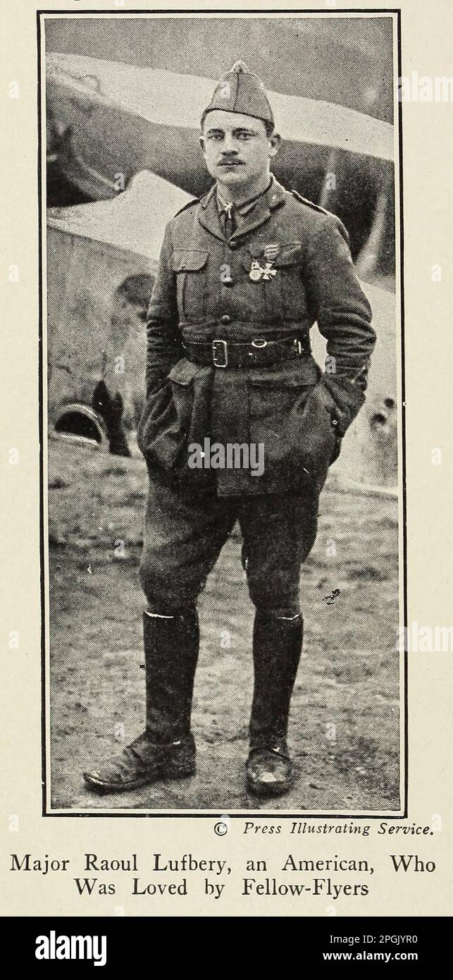 Le Major Raoul Lufbery, un américain, qui a été aimé par Fellow-Flyers dans le livre « actes d'héroïsme et de bravoure : le livre des héros et de l'audace personnelle » par Elwyn Alfred Barron et Rupert Hughes, Date de publication 1920 Éditeur New York : Harper & Brothers Publishers Banque D'Images